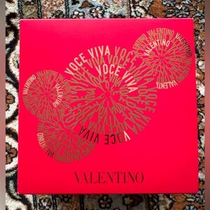 NWT Valentino Voce Viva Gift Set